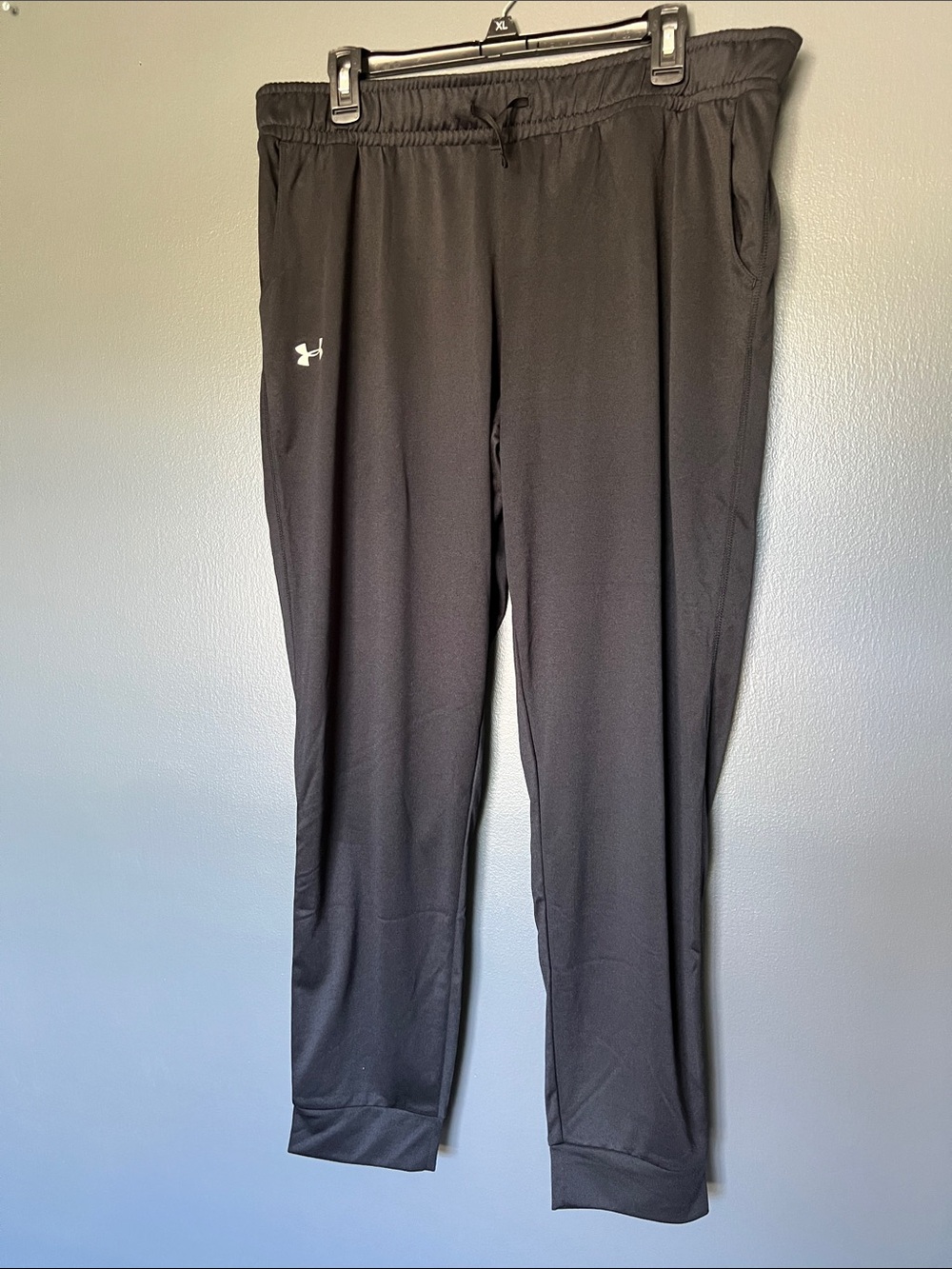 Under Armour Women’s HeatGear Loose Fit Pants — XL — Black